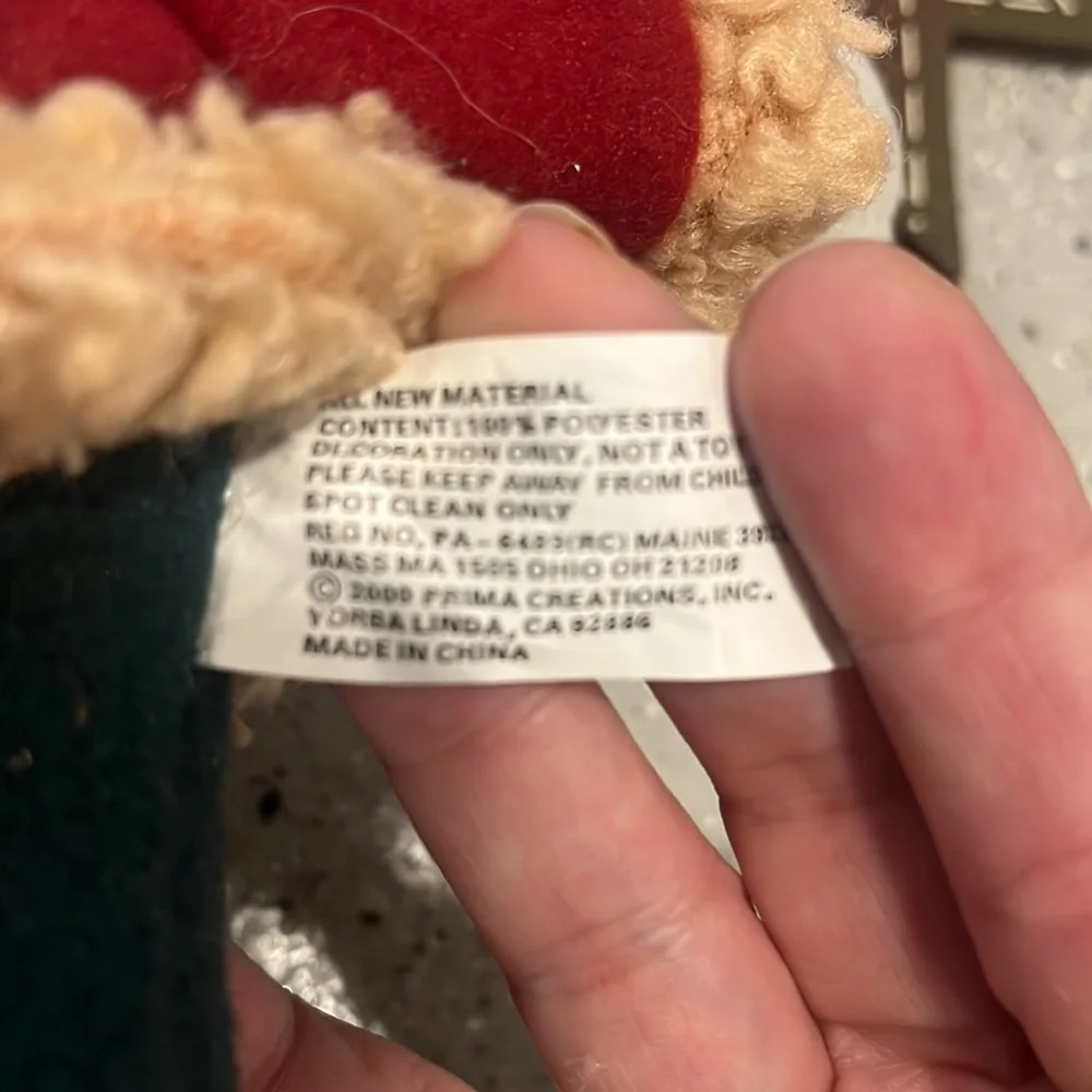 PLUSHY SANTA CLAUSE WITH WOODEN SIGN HANGING DECOR